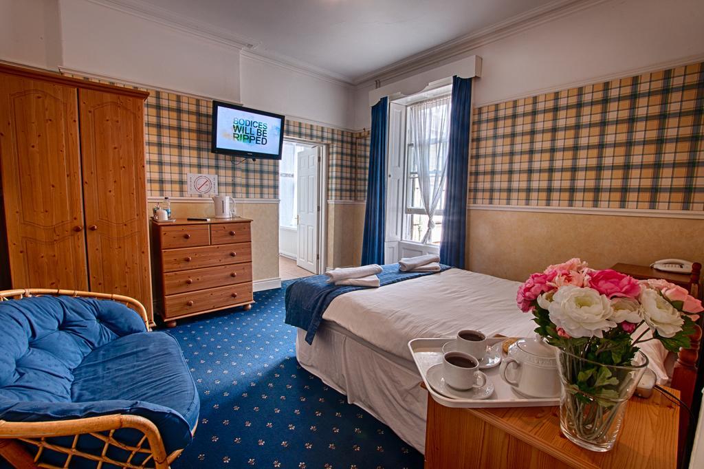 Harbour Heights B&B Портръш Стая снимка