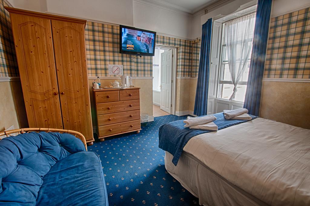 Harbour Heights B&B Портръш Стая снимка