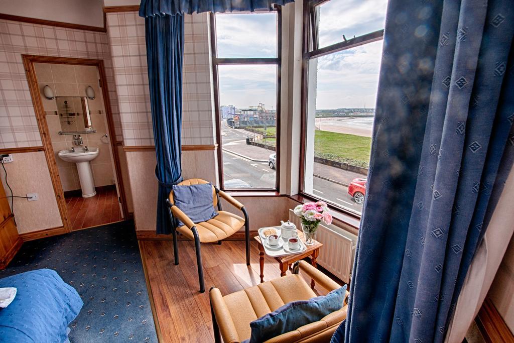 Harbour Heights B&B Портръш Стая снимка